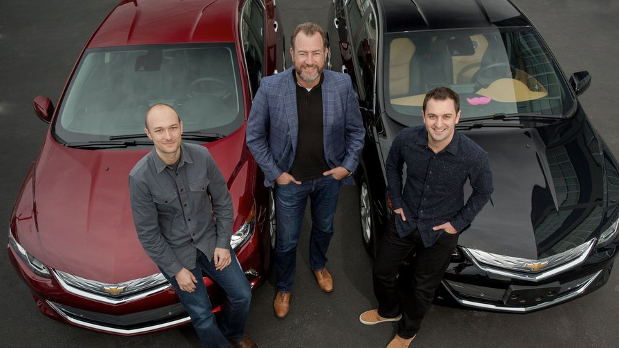 GM and Lyft are teaming up to build self-driving cars