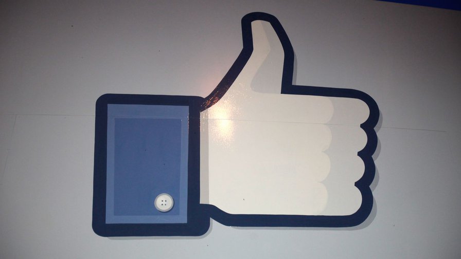 Something is breaking American politics, but it's not social media