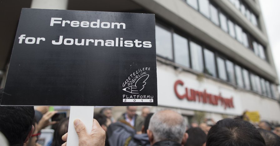 2015, an awful year for Europe’s free media